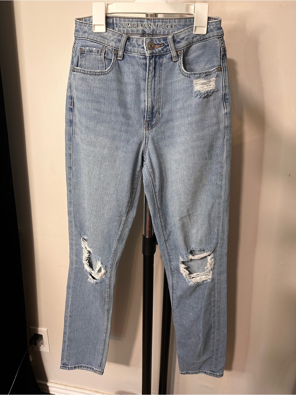 American Eagle Outfitters Light Blue Distressed Jeans